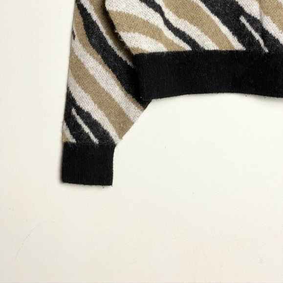 & Other Stories Cropped Zebra Print Wool/Alpaca Blend Sweater - Picture 5 of 5